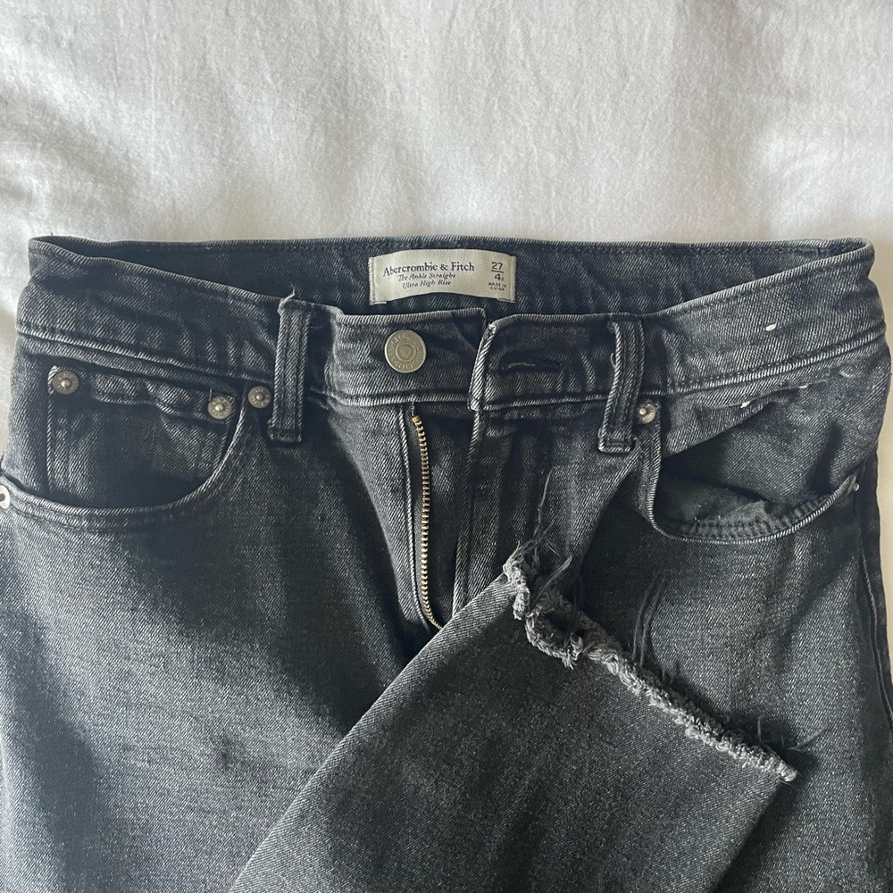 The Ankle Straight High Waisted Jeans - Abercrombie & Fitch